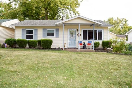 1406 Lincoln St, Pekin, IL 61554-1831