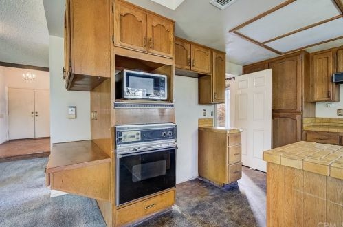 17332 Anglin Ln, Tustin CA 92780-1904 exterior