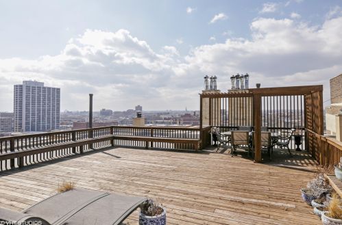 3314 Lake Shore Dr, Chicago IL  60657-3900 exterior