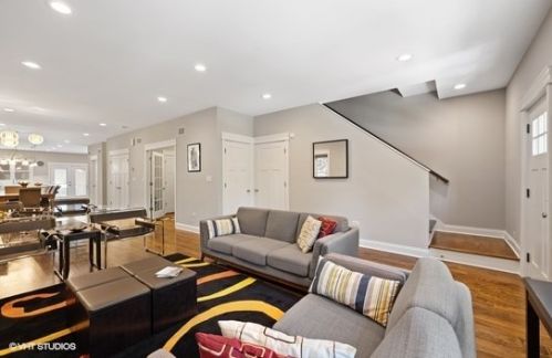 5138 Oakley Ave, Chicago, IL 60625-1847