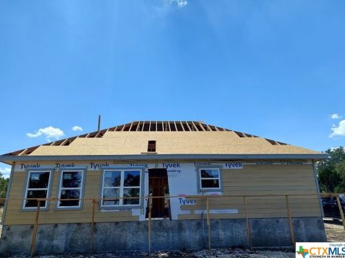 321 Cimarron, Spring Branch, TX 78070-3806