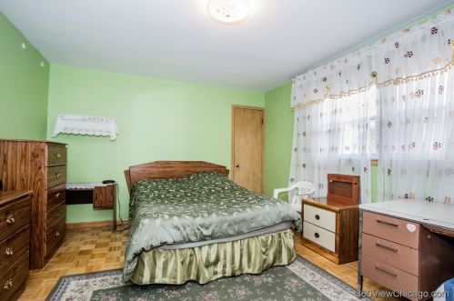 5515 Kildare Ave, Chicago IL 60629-5733 exterior