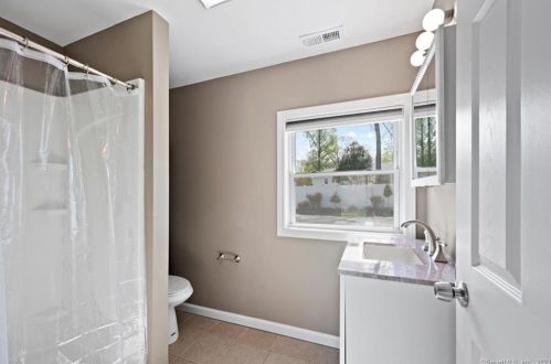 10 Grieb Trl, Wallingford CT  06492-2616 exterior