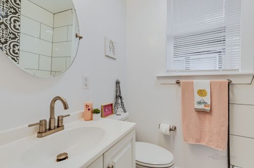 5228 Green St, Chicago IL  60609-6132 exterior