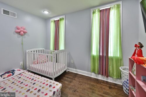 1524 Leithgow St, Philadelphia PA 19147-1514 exterior