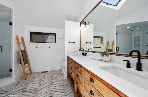 1733 Hoyne Ave, Chicago IL 60647-5541 exterior