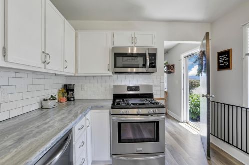 1064 Kelly Dr, Hebron OH 43025-9505 exterior