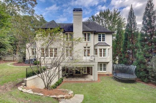 4200 Glengary Dr, Atlanta GA  30342-3508 exterior