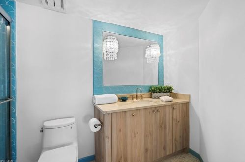 24 Casa Mar Ln, Naples FL 34103-3685 exterior