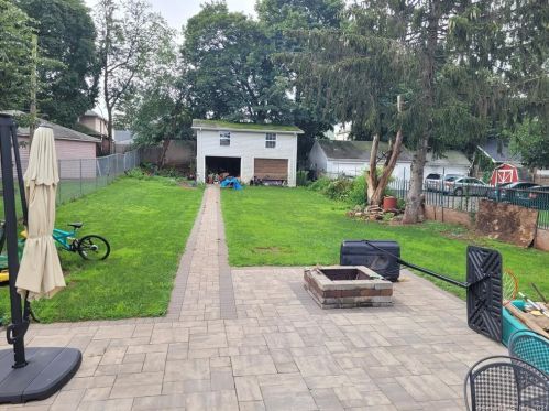 39 Thorniley St, New Britain, CT 06051-1636