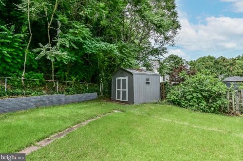 2002 Belle View Blvd, Alexandria VA 22307-1360 exterior