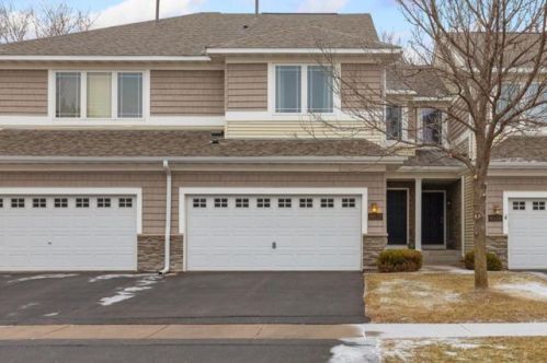 10522 Bay View Ln, Saint Paul, MN 55129-9271