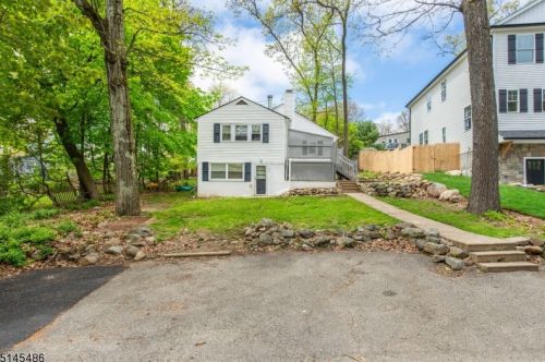 504 Brooklyn Mountain Rd, Hopatcong, NJ 07843-1275