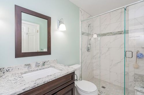 32 Crosswood Rd, Farmington CT 06032-1067 exterior