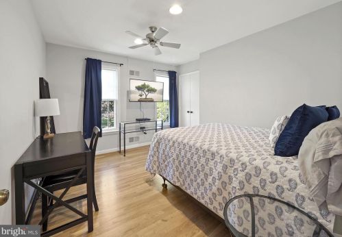 8224 Inverness Holw Ter, Rockville MD 20854-2726 exterior