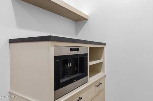 5841 Echo Canyon Cir, Phoenix AZ 85018-1243 exterior