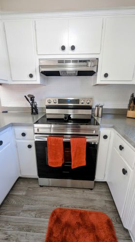 4914 104, Milwaukee WI 53228-3204 exterior