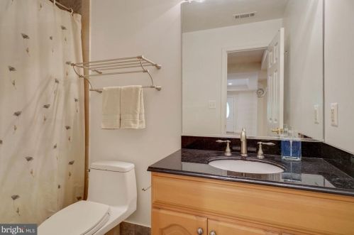 8505 Carlynn Dr, Bethesda MD 20817-4310 exterior