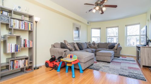 7633 Bosworth Ave, Chicago, IL 60626-6104