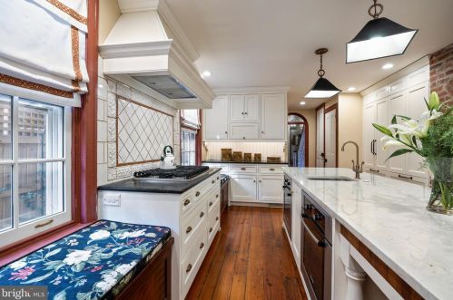 1016 Clinton St, Philadelphia PA 19107-6017 exterior