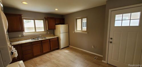 4631 Ziegler St, Dearborn Heights MI  48125-3143 exterior