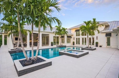 185 Cajeput Dr, Naples FL 34108-2611 exterior