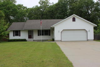 569 Whispering Oaks Dr, Meskegon, MI 49442-1857
