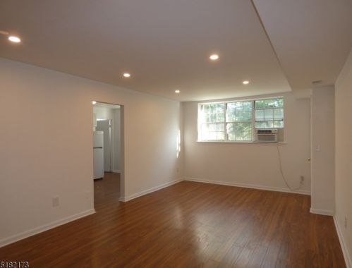 454 College Dr, Edison NJ  08817-5950 exterior