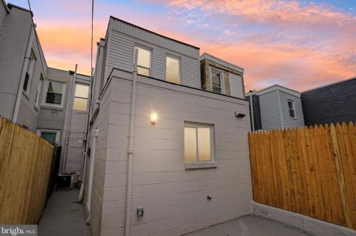 1524 18 St, Philadelphia PA 19146-4612 exterior