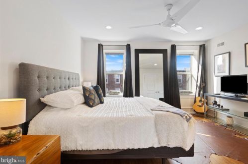 2137 Christian St, Philadelphia PA  19146-1209 exterior