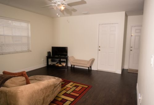 504 11 Ave, Boynton Beach FL 33435-3053 exterior