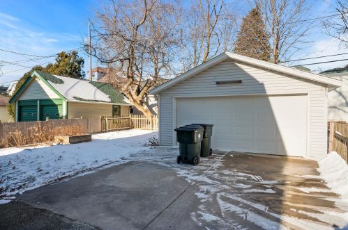 1916 Jarvis St, Milwaukee WI  53211-2022 exterior