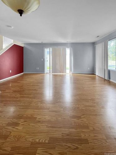 3245 Reeves Dr, Melvindale MI  48122-2034 exterior