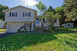 38 Hillcrest Ave, Schenectady, NY 12304-2239