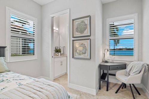 10070 Biscayne Bay Ln, Naples FL 34120-3754 exterior