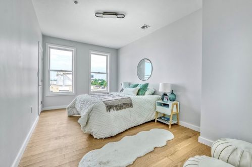 439 Chelsea St, Boston MA exterior