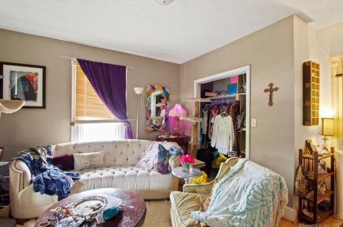 142 East St, Wallingford CT 06492-4006 exterior