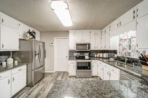 8245 Bennett Ln, Gainesville GA 30506-4068 exterior