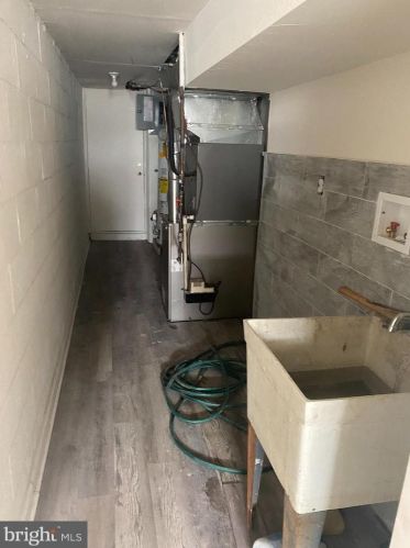 511 Godfrey Ave, Philadelphia PA 19126-3833 exterior