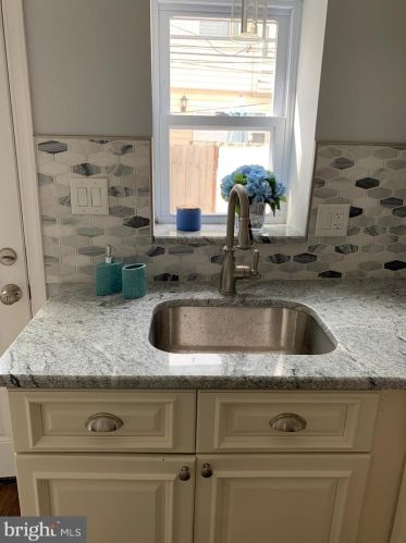 334 Cantrell St, Philadelphia PA  19148-3320 exterior