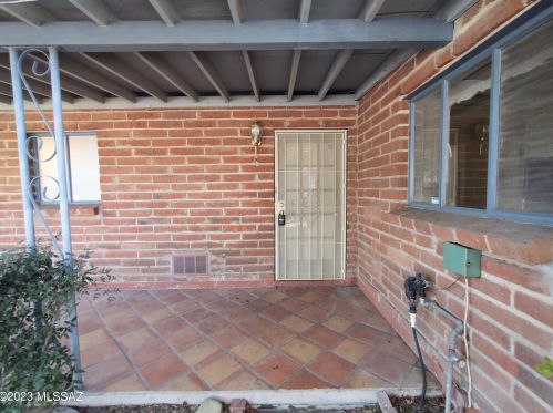 7051 Baker St, Tucson AZ  85710-2231 exterior