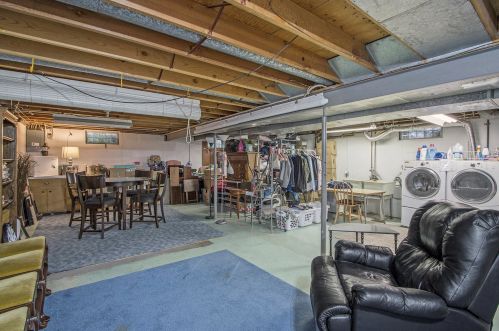 223 Barberry Ave, Kalamazoo MI 49002-6205 exterior