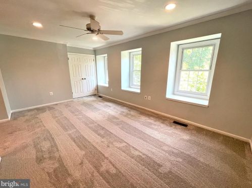 7623 Coddle Hbr Ln, Rockville MD 20854-3253 exterior