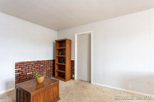 305 Jones St, Grant MI 49327-9143 exterior