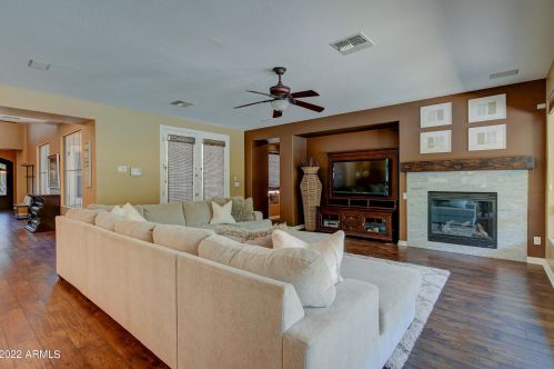 38809 Courage Ct, Phoenix AZ exterior