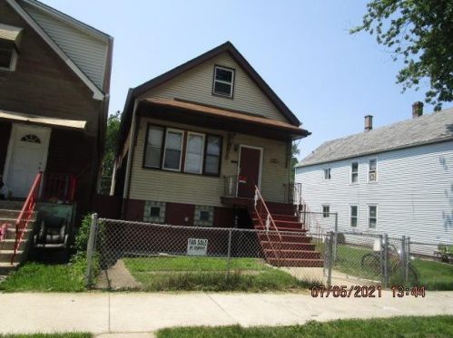 8516 Escanaba Ave, Chicago IL  60617-2537 exterior