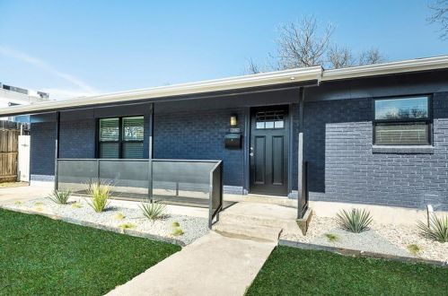 1216 Corona Dr, Austin, TX 78723-2512