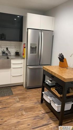 352 College Dr, Edison NJ  08817-5926 exterior