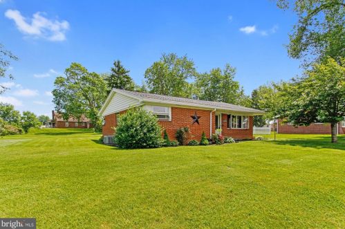 35 Pennsylvania Ave, Littlestown PA exterior