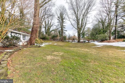 11 Todmorden Dr, Media PA 19086-6727 exterior